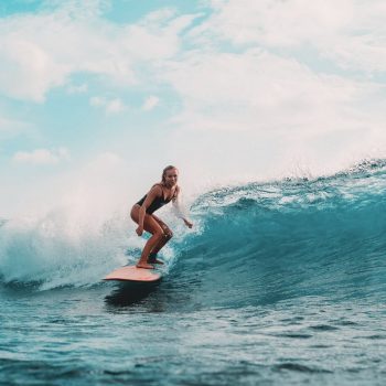 clase de surf , bonos de clases de surf para residentes en Mallorca